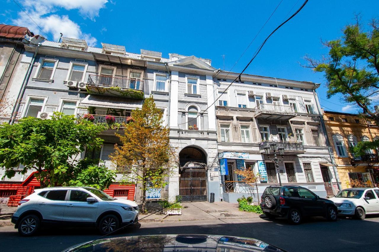 Suites On Chaikovskogo 오데사 외부 사진