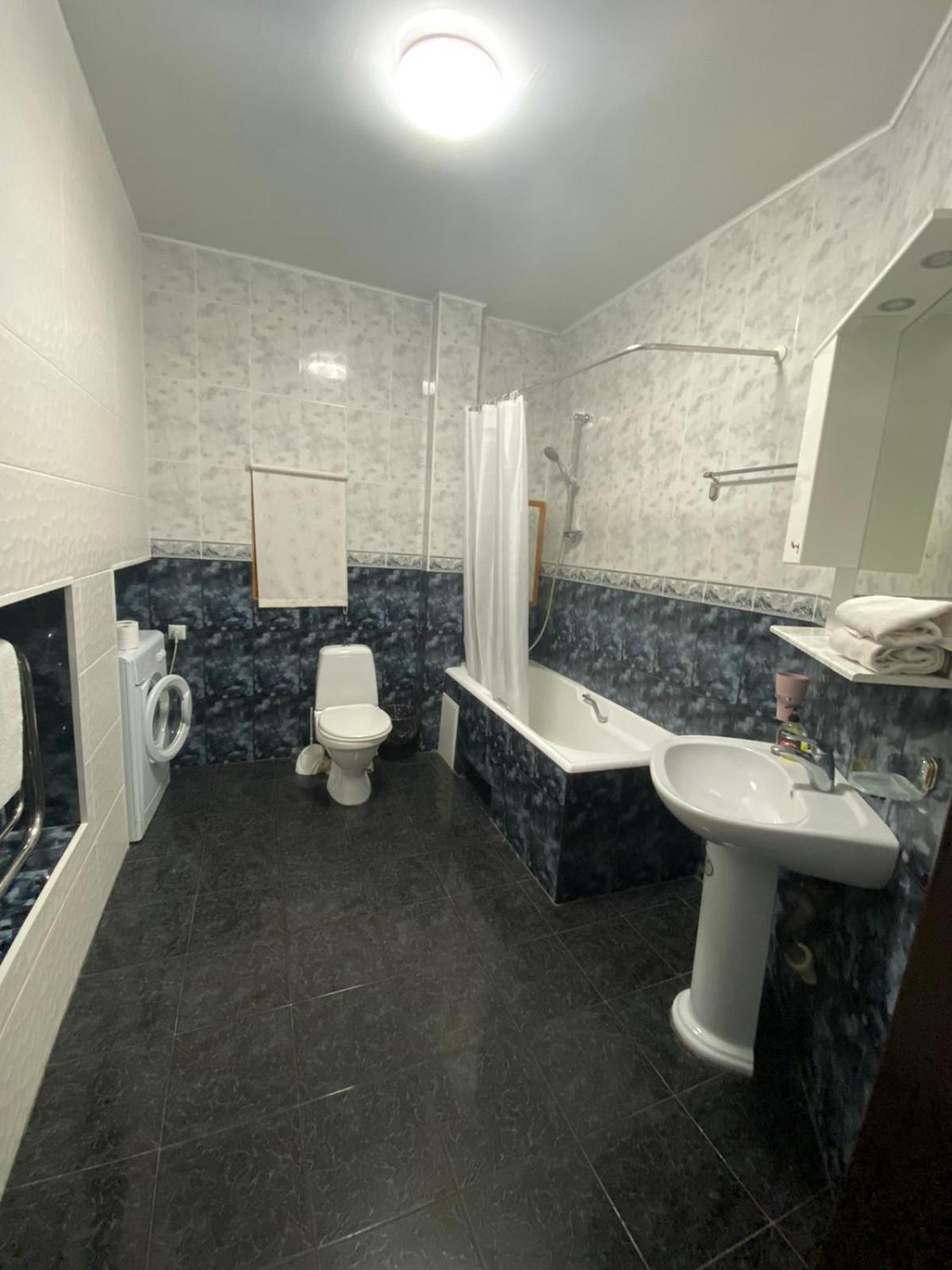 Suites On Chaikovskogo 오데사 외부 사진
